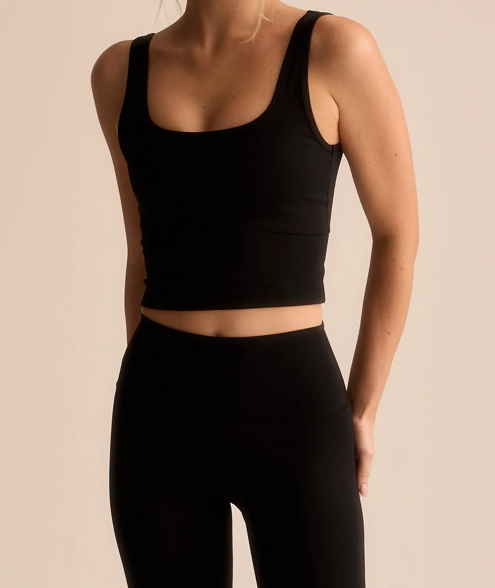 CROPPED TANK - BLACK - Image 4