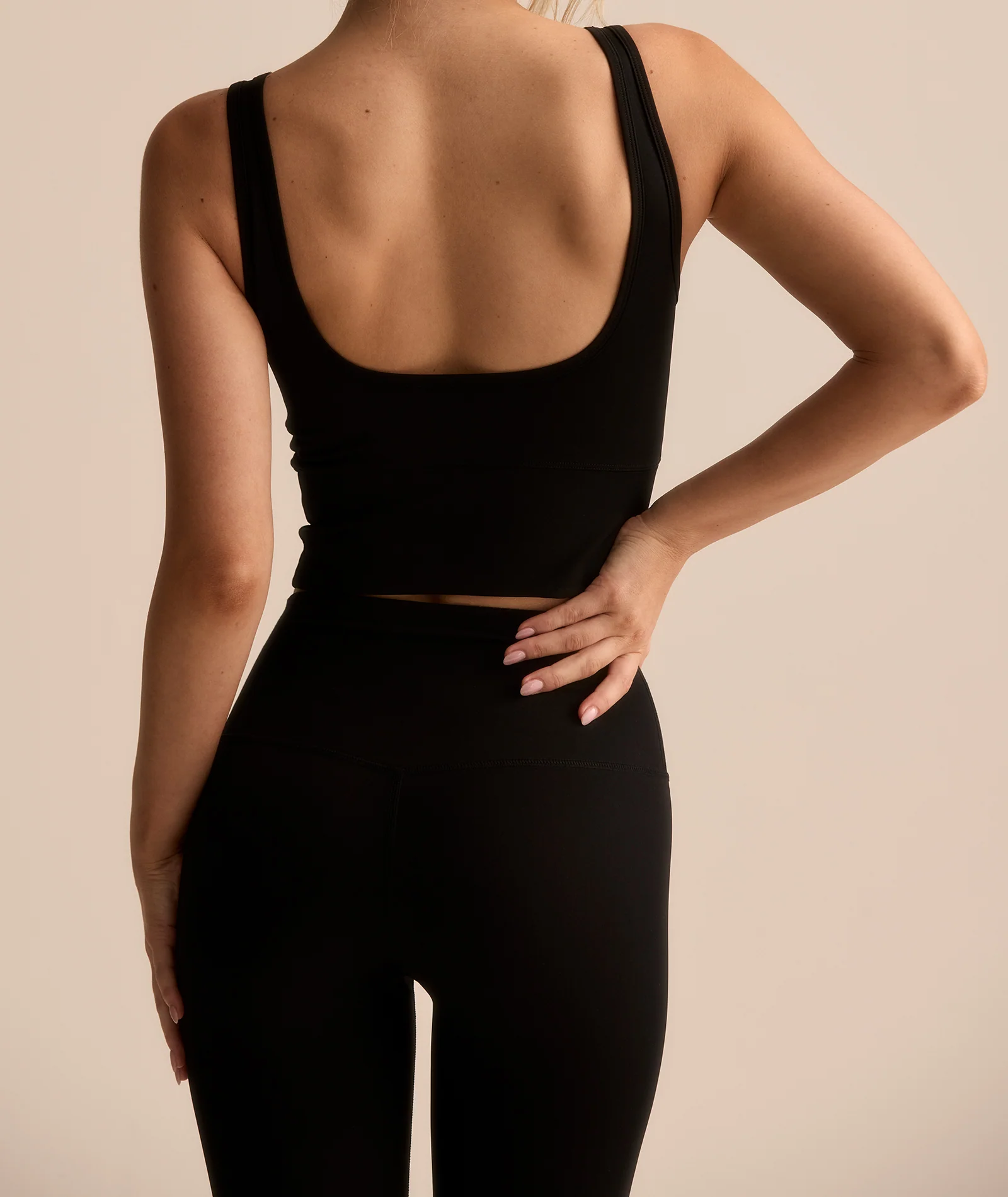 CROPPED TANK - BLACK - Image 5