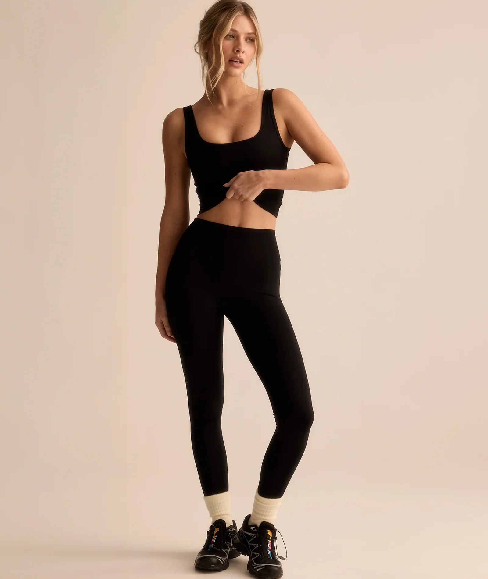 CROPPED TANK - BLACK - Image 6