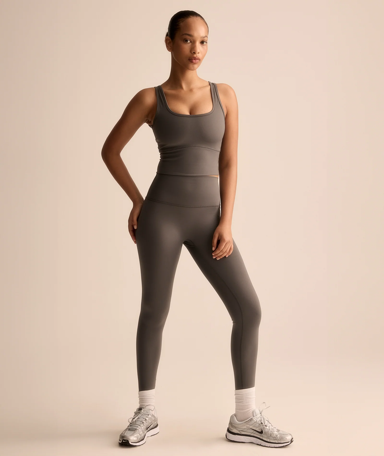 CROPPED TANK - SMOKE - Image 5